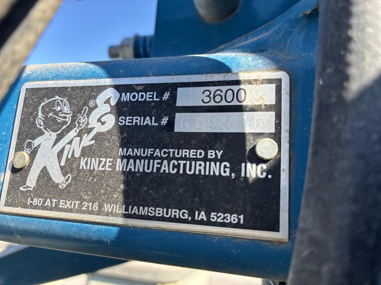 2006-kinze-3600-image-52