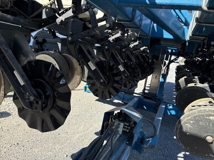 2006-kinze-3600-image-19