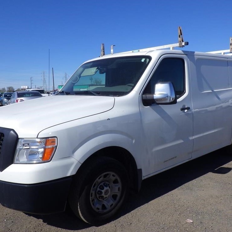 2017 NISSAN NV2500