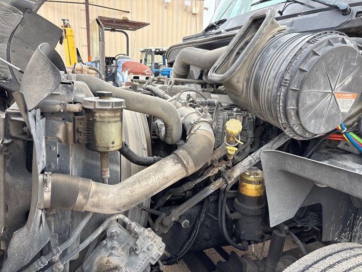 2011-international-prostar-image-10