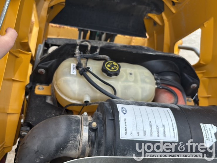 2018-deere-310l-image-38