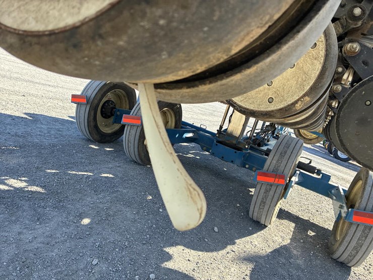 2006-kinze-3600-image-41