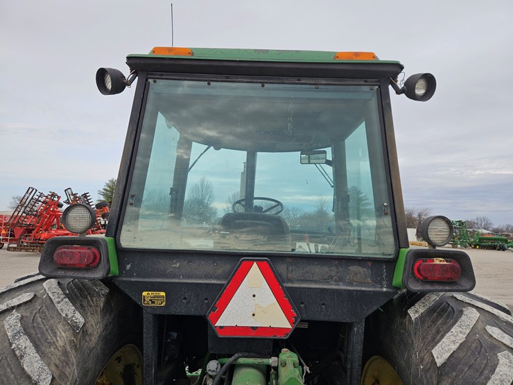 1988-john-deere-4650-image-12