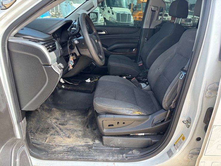 2018-chevrolet-tahoe-image-14