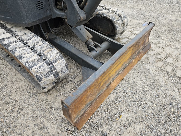 2013-bobcat-e50-image-21