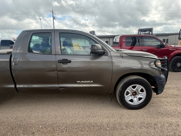 2010-toyota-tundra-image-16