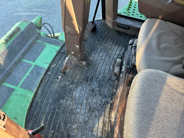 2000-john-deere-9550-image-65