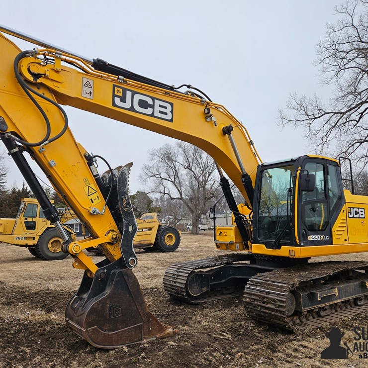 2018 JCB 220X LC