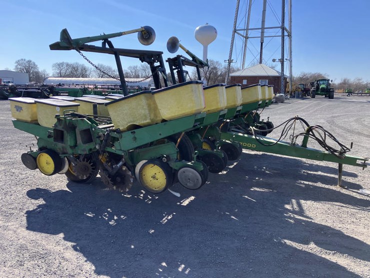 john-deere-7000-image-10