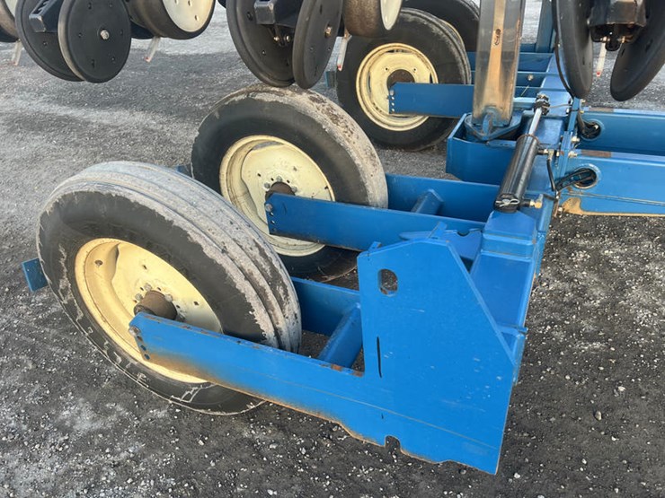 2004-kinze-3500-image-5