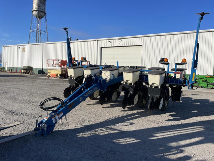 2010-kinze-3000-image-2