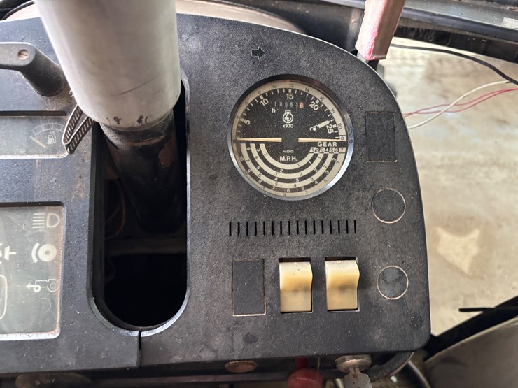 john-deere-3155-image-22