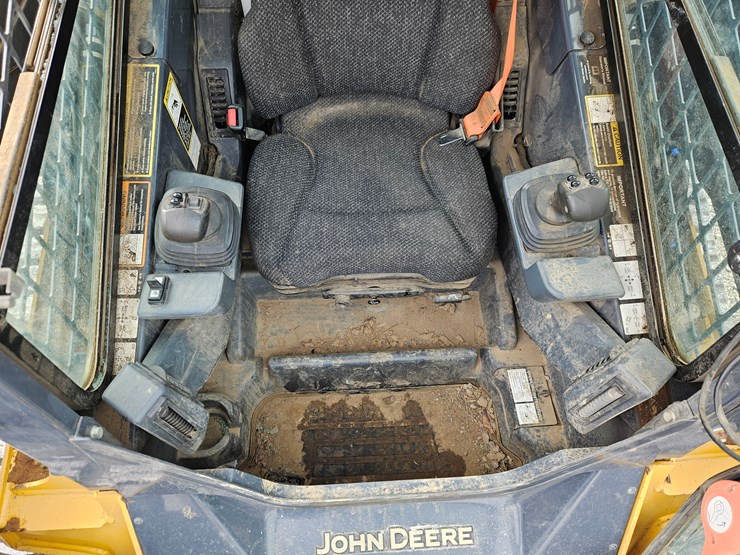 2018-deere-333g-image-9
