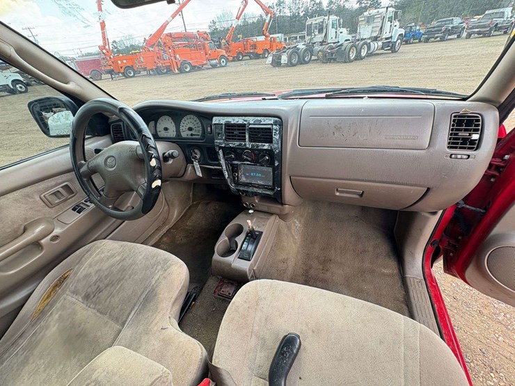 2002-toyota-tacoma-image-15