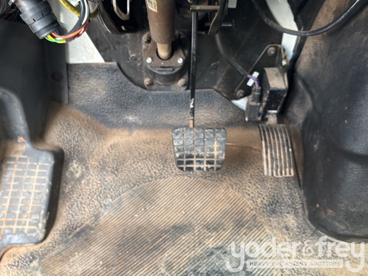 2015-international-4400-image-61