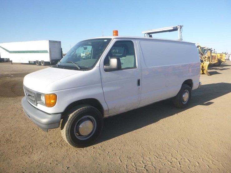 2006-ford-e250-image-1