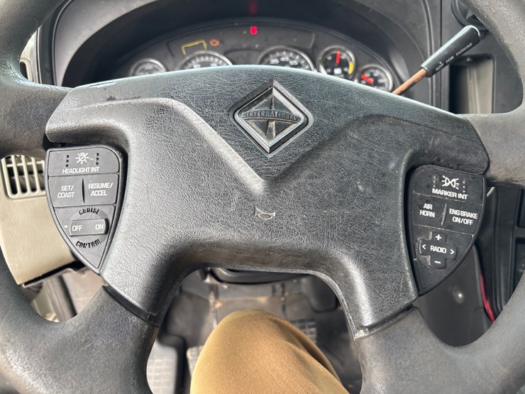 2011-international-prostar-image-26