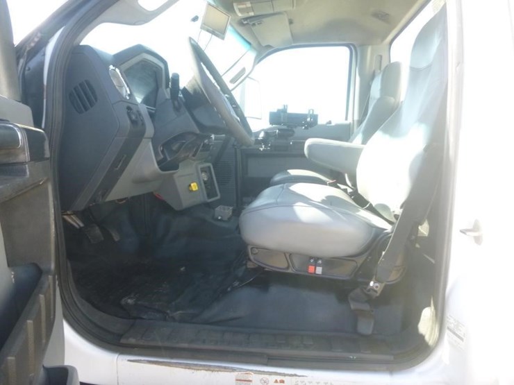 2017-ford-f750-image-24