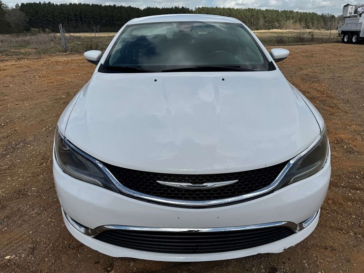 2015-chrysler-200-limited-4d-sedan---172,827-miles-image-5