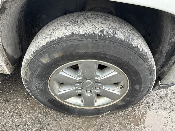 2011-gmc-sierra-1500-image-24