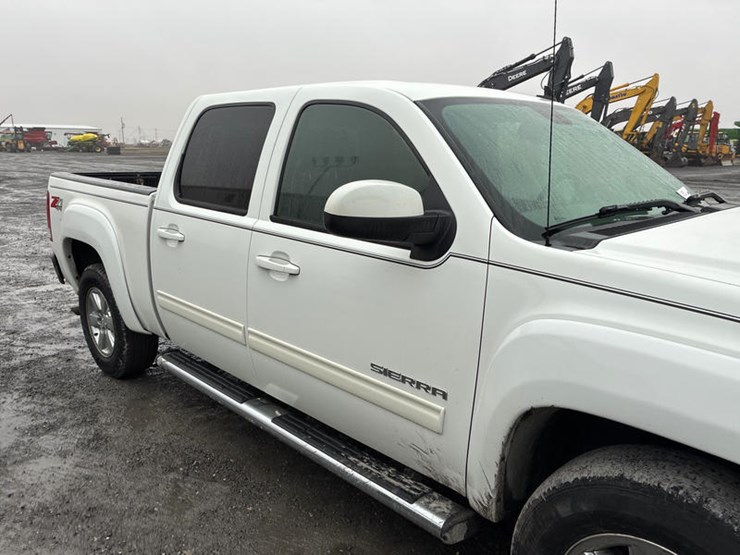 2011-gmc-sierra-1500-image-9