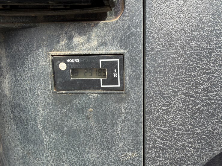 2019-case-cx57c-image-9