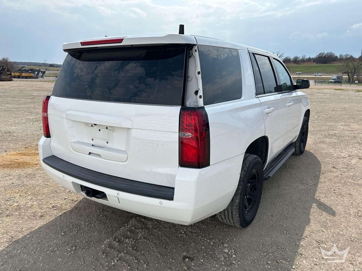 2020-chevrolet-tahoe-image-3