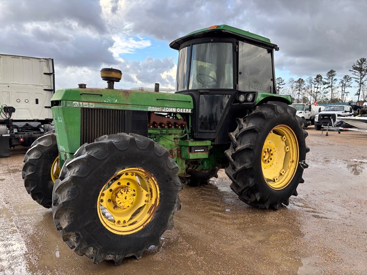 john-deere-3155-image-1