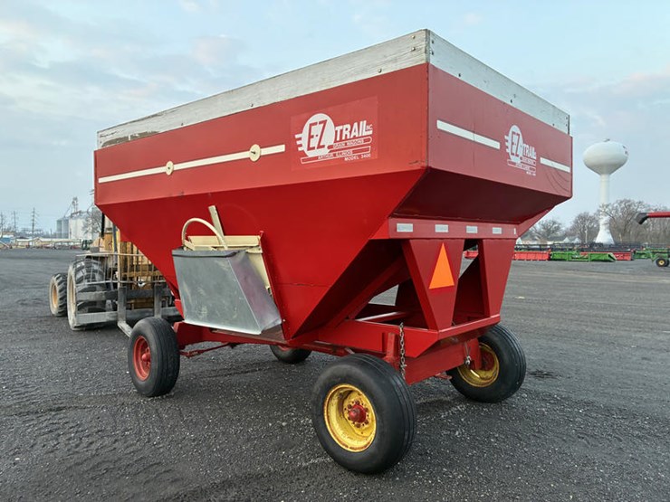 #15053-•-ez-trail-gravity-wagon-image-3