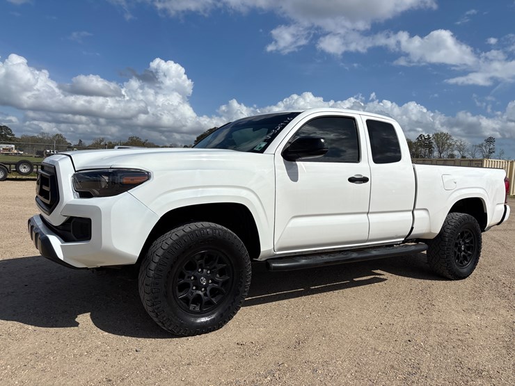 2022-toyota-tacoma-image-2