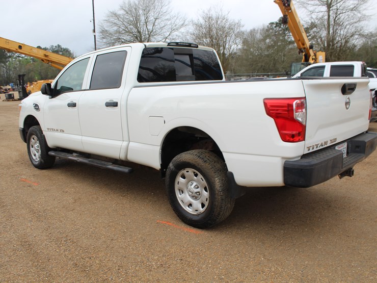 2017-nissan-titan-image-4