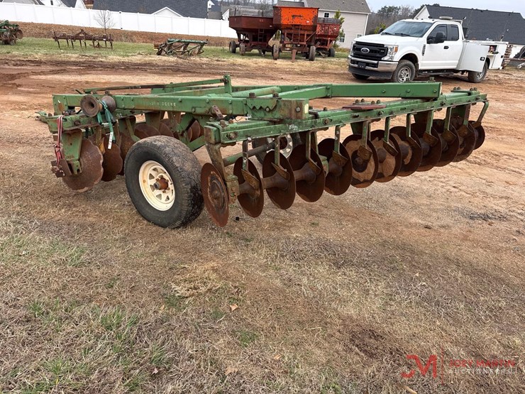 john-deere-24-image-3