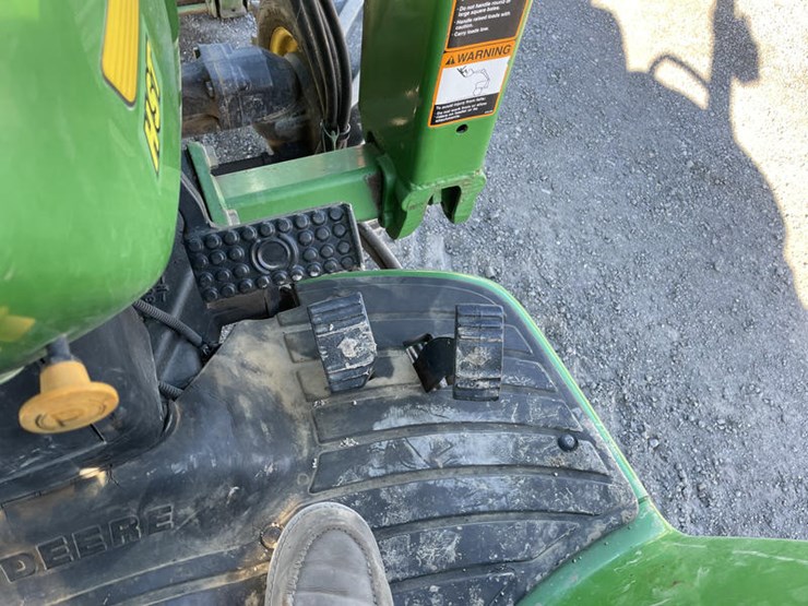 john-deere-4200-image-23