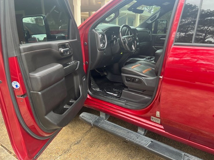 2020-gmc-sierra-2500-image-2