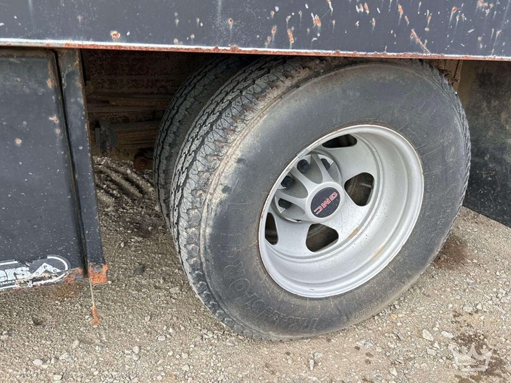 2008-gmc-3500-hd-4x4-ext.-cab-9ft.-flatbed-truck-image-34