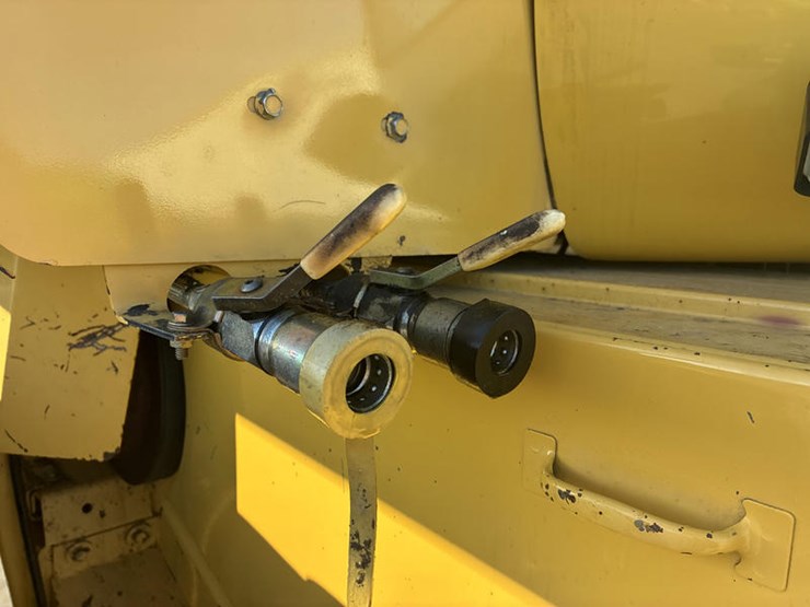 new-holland-tr89-image-34