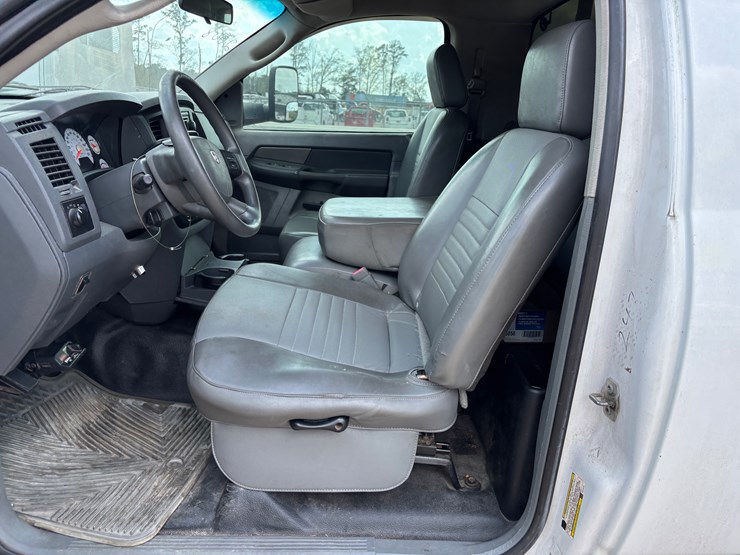 2008-dodge-3500-image-13