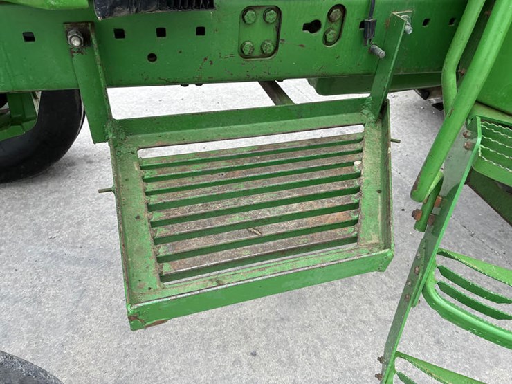 1992-john-deere-4560-image-33