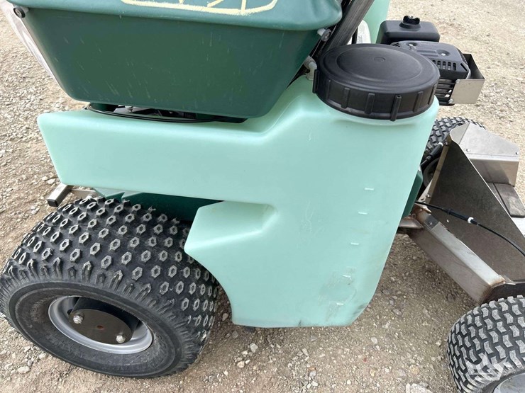 2021-permagreen-ride-on-speader-sprayer-image-19