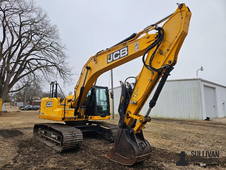 2018-jcb-220x-lc-image-3