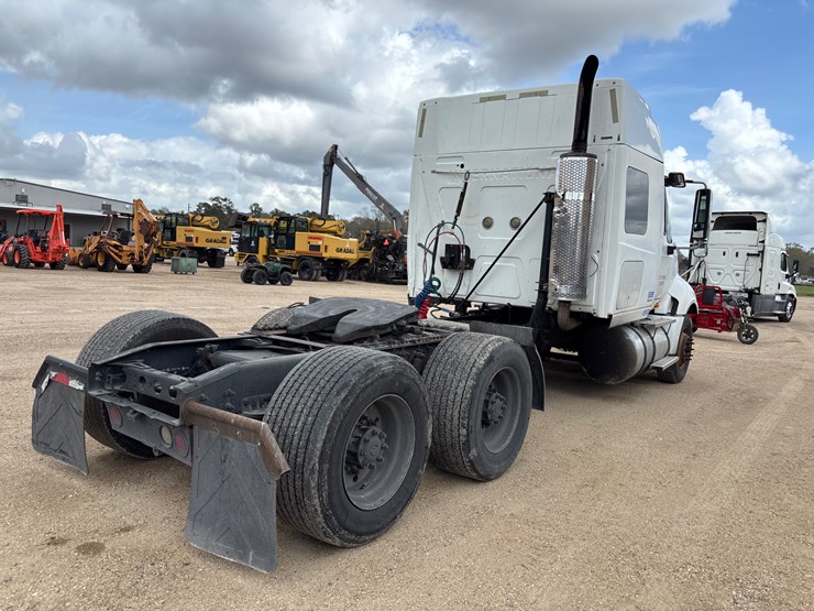 2011-international-prostar-image-5