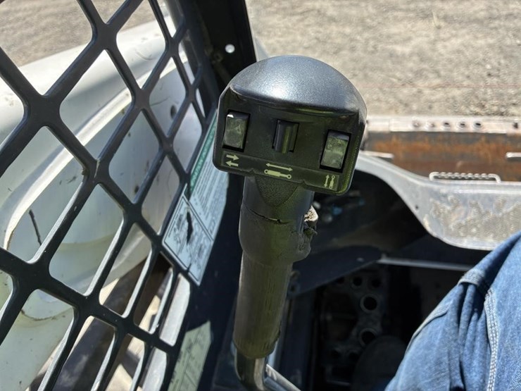 2018-bobcat-s570-image-10