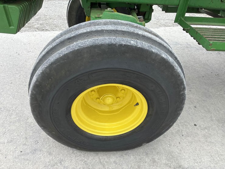 1992-john-deere-4560-image-35