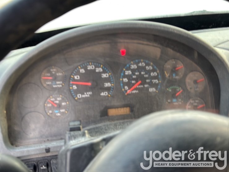 2007-international-7600-image-67