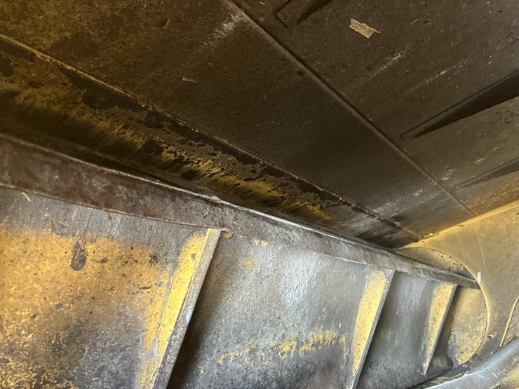 new-holland-tr89-image-62