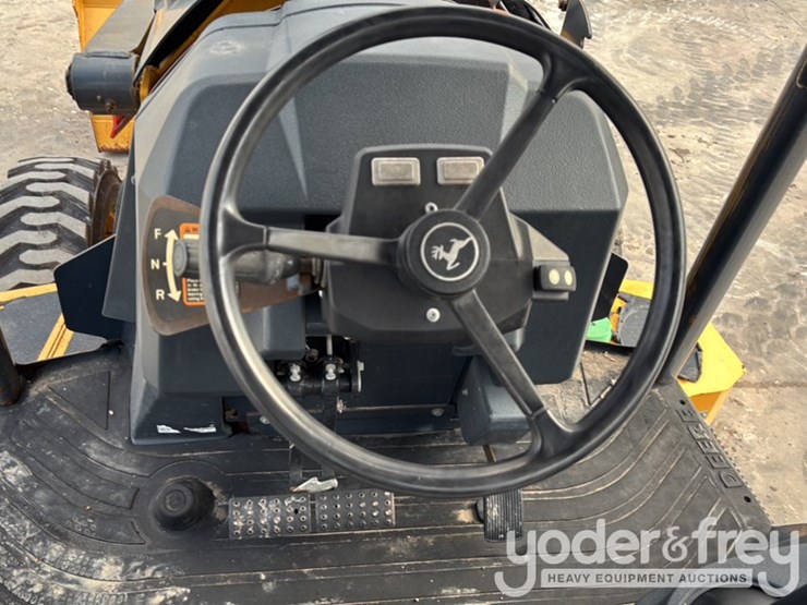 2019-deere-310l-image-51