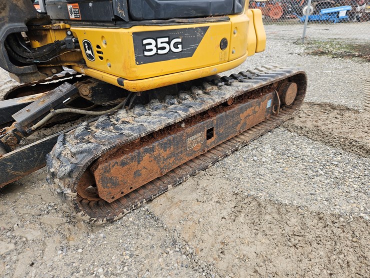 2022-deere-35g-image-7