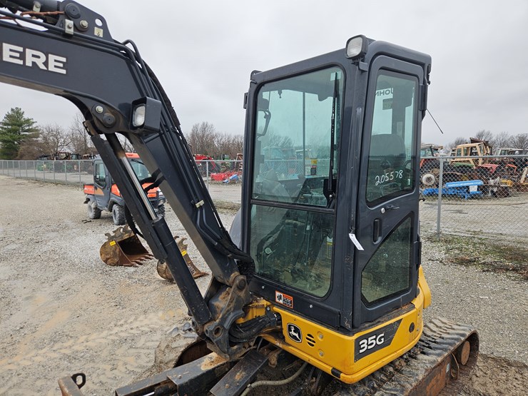 2022-deere-35g-image-5