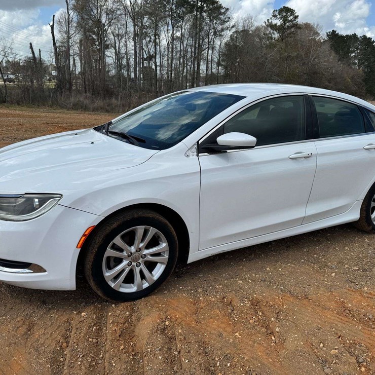 2015 Chrysler 200 Limited 4D Sedan - 172,827 Miles