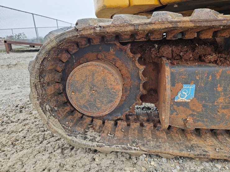 2022-deere-35g-image-18